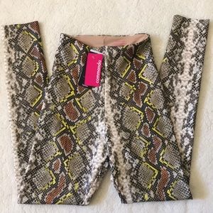 NWT | Commando | Faux Leather Animal Legging With Control In Neon Snake Size S